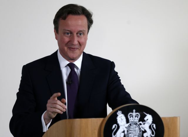 Κάμερον: Θα απαιτήσουμε αλλαγές στα επιδόματα για μετανάστες από την ΕΕ